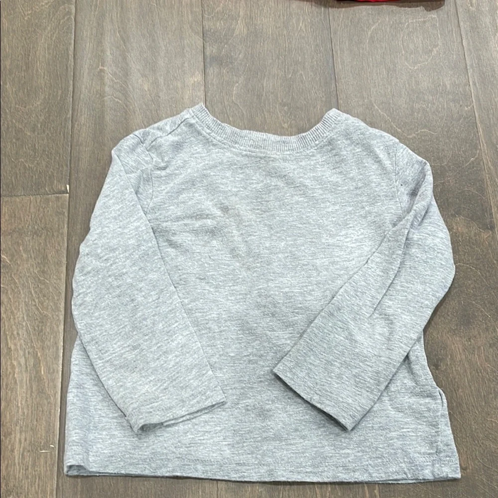 Old Navy 2T Long Sleeve 2pc Shirt Set (Gray,fire truck print)